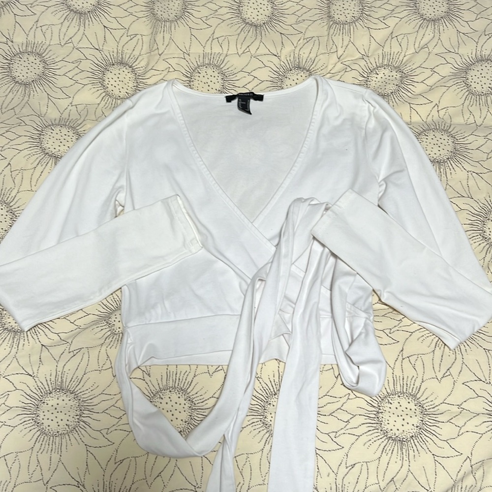 Forever 21 long sleeve cropped tie front top